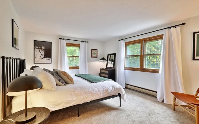 photo 5 of Forest Mountain Escape: Beautiful Mountaintop Escape In Mendon, Vt. 20 Min To Killington/14 To Pico. 4 Bedroom Home