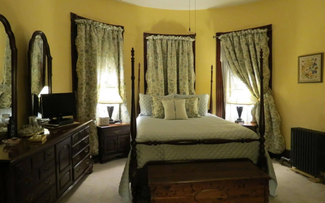 photo 2 of Forget-me-not Bed and Breakfast