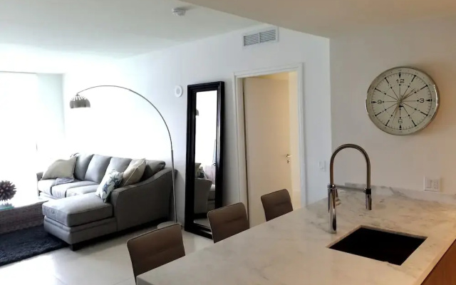 photo 2 of Fort Lauderdale Beach Suites - The Gale