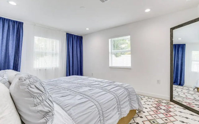 photo 4 of Fort Lauderdale Duplex ~ 6 Mi to Los Olas Beach!