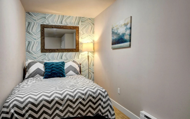 photo 5 of Fountain Court Jewel Suite - Two Bedroom Apartment