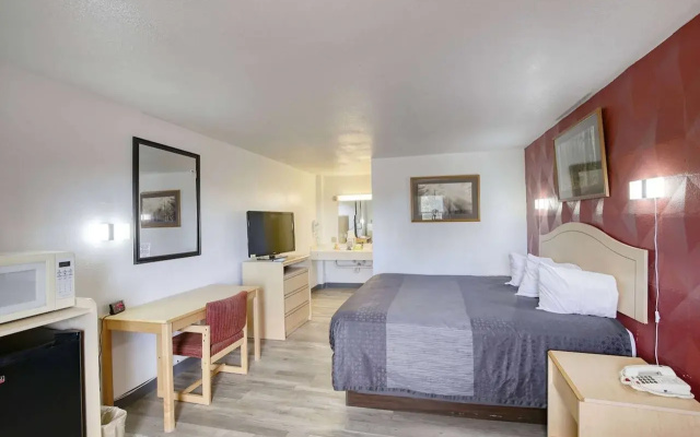 photo 2 of Super 8 by Wyndham Newcastle