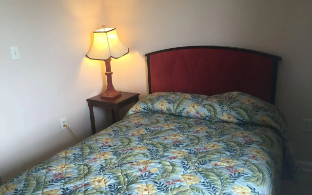 photo 2 of Fountainbleau Inn