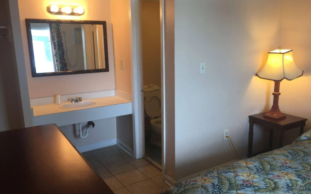 photo 3 of Fountainbleau Inn
