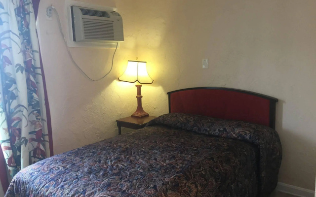 photo 4 of Fountainbleau Inn