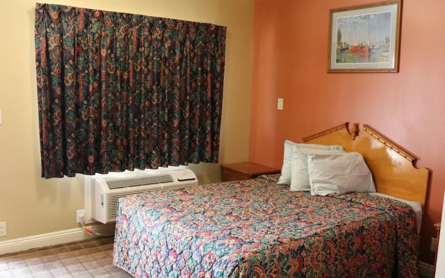 photo 5 of Four Corners motel