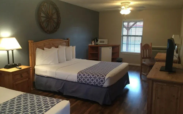 photo 4 of Four Horseman Travel Lodge