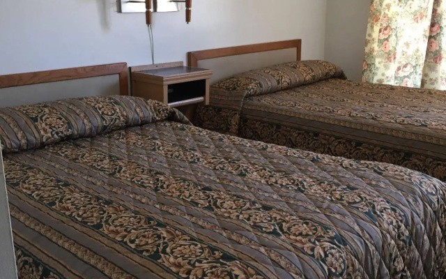 photo 4 of Four Keys Inn