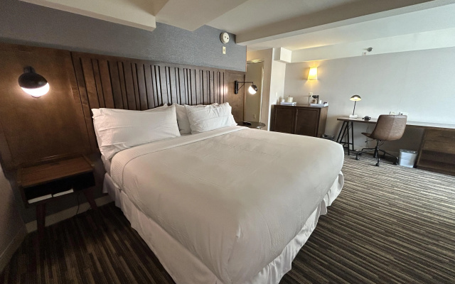 photo 3 of Best Western Premier Plainview-Long Island Hotel