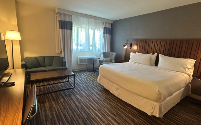 photo 4 of Best Western Premier Plainview-Long Island Hotel