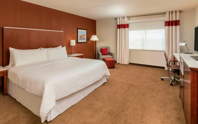 photo 5 of Four Points by Sheraton Boston Logan Airport Revere
