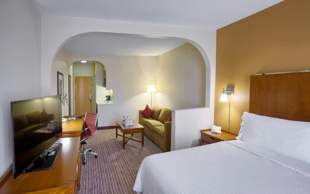 photo 3 of Four Points by Sheraton Charlotte - Pineville