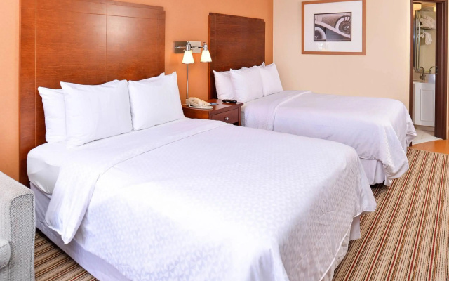 photo 3 of Radisson Hotel Detroit Metro Airport 