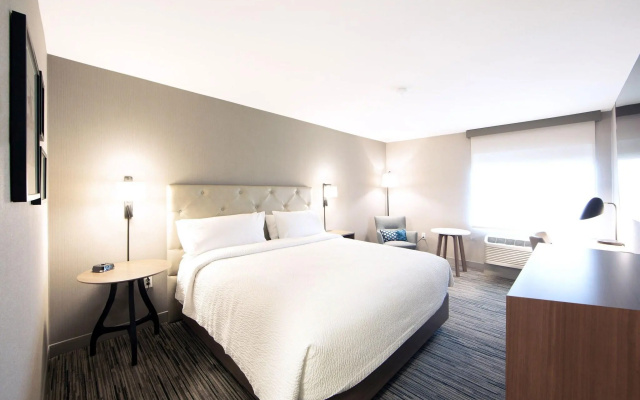 photo 3 of Four Points by Sheraton Downtown Seattle Center