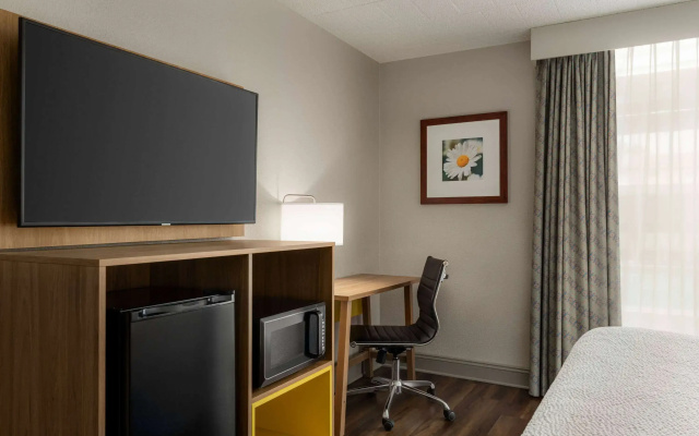photo 4 of Days Hotel by Wyndham Allentown Airport / Lehigh Valley
