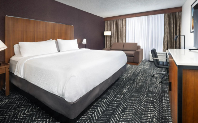 photo 4 of Four Points by Sheraton Kansas City Airport