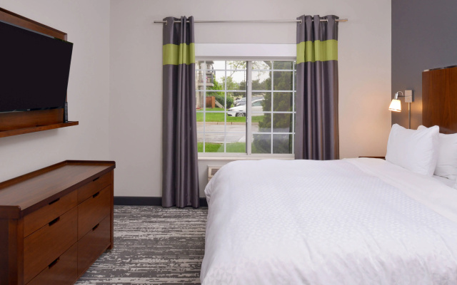 photo 5 of Four Points by Sheraton Mt Prospect O'Hare