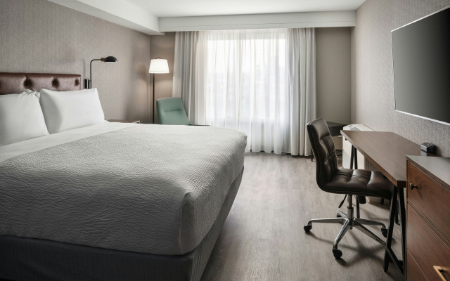 photo 3 of Four Points by Sheraton Hotel & Suites San Francisco Airport