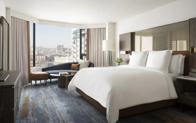 photo 2 of Four Seasons Houston Hotel