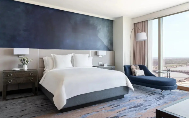 photo 2 of Four Seasons Hotel St Louis