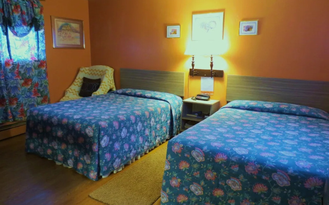 photo 5 of Four Seasons Motel