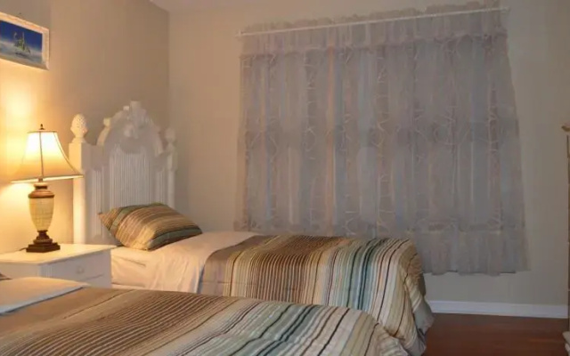 photo 2 of Four-Bedroom House near Universal