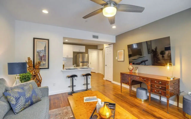 photo 4 of 1 Mi to Dtwn, 8 Mi to Nrg! Fourth Ward Apt w/ W&D