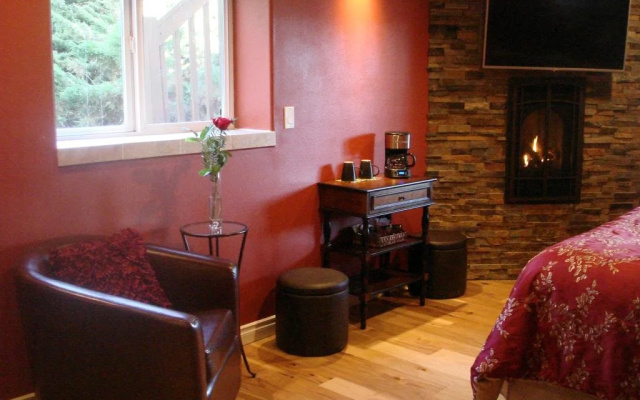 photo 4 of Fox Den Bed and Breakfast