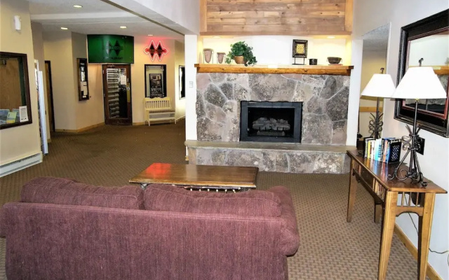 photo 2 of Fox Pine Lodge 4 Bed 4 Bath Condo
