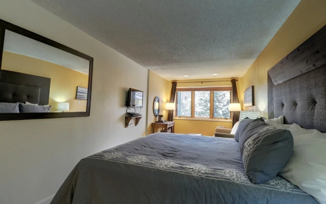 photo 5 of Fp209 Fox Pine Inn 1 Bedroom Condo by RedAwning