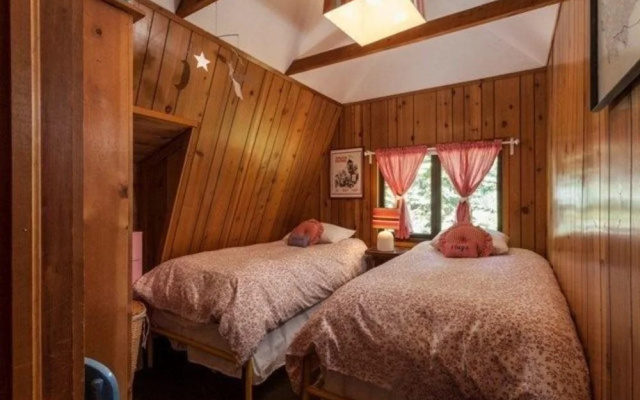 photo 2 of Fraser Lakefront Rental Cabin by RedAwning