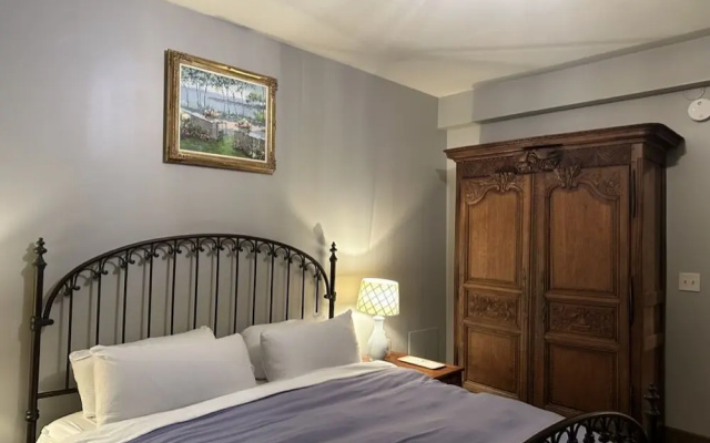 photo 4 of Frederick Stearns House Historic Inn