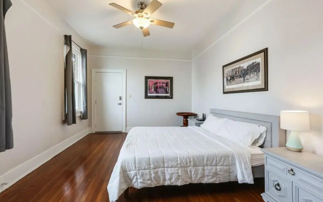photo 5 of Freret Apartments near Street Car & Tulane