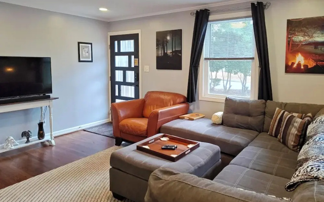 photo 3 of Freshly Renovated Raleigh Home Near Downtown!