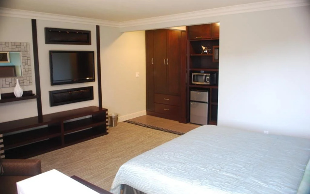 photo 3 of Friendly Hills Inn - Whittier, Los Angeles
