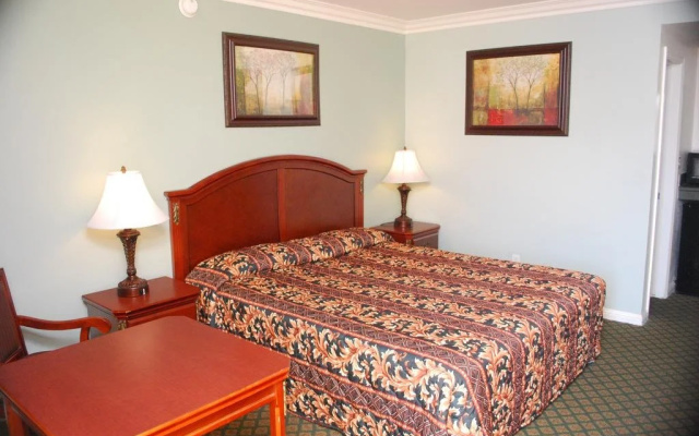 photo 5 of Friendly Hills Inn - Whittier, Los Angeles