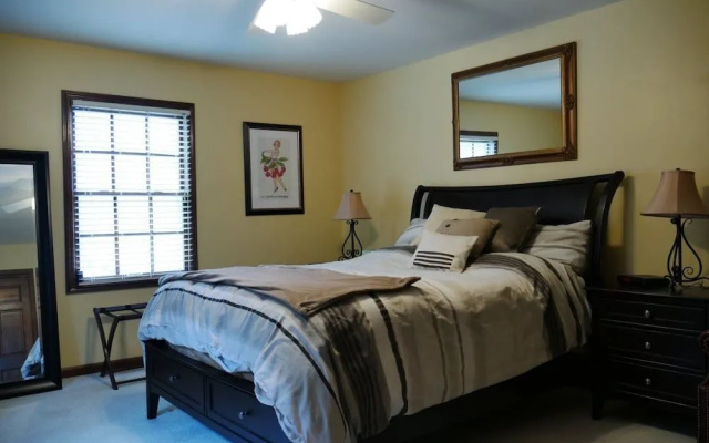photo 5 of Holiday House