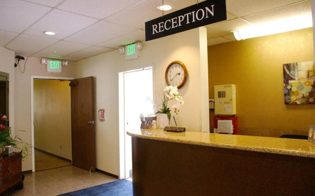 photo 2 of Friendship Inn
