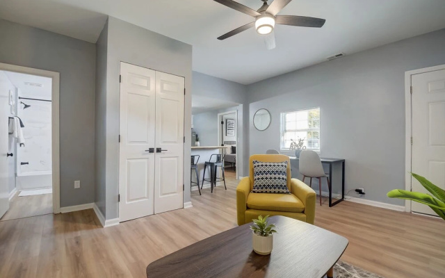 photo 3 of Frontdesk 2 BR House Near Cardinal Stadium