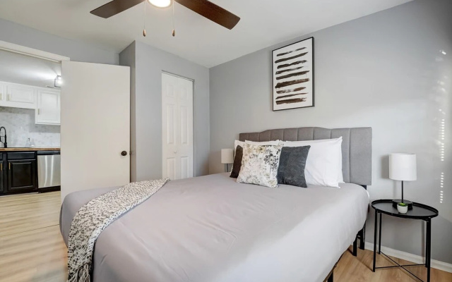 photo 5 of Frontdesk 2 BR House Near Cardinal Stadium