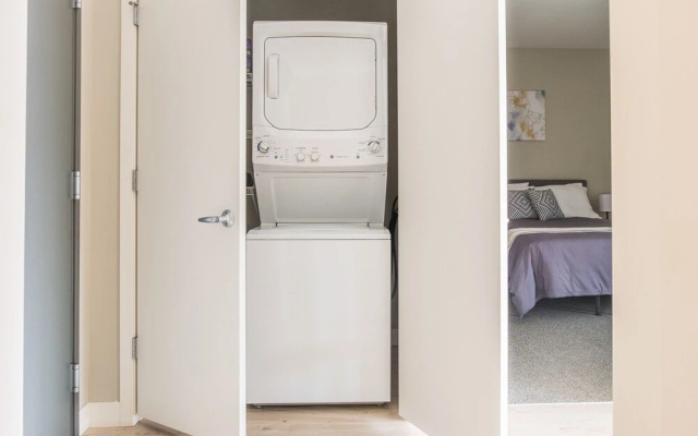 photo 4 of FRONTDESK 20 6th St Apts NE Minneapolis Riverfront District
