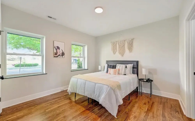 photo 4 of FRONTDESK 2622 Victory Pkwy Apts Cincinnati