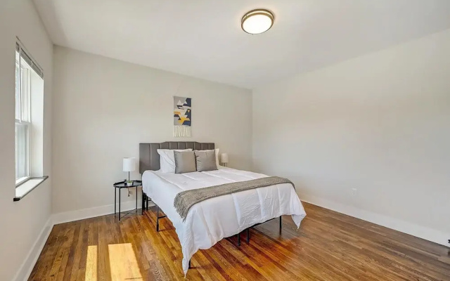 photo 5 of FRONTDESK 2622 Victory Pkwy Apts Cincinnati