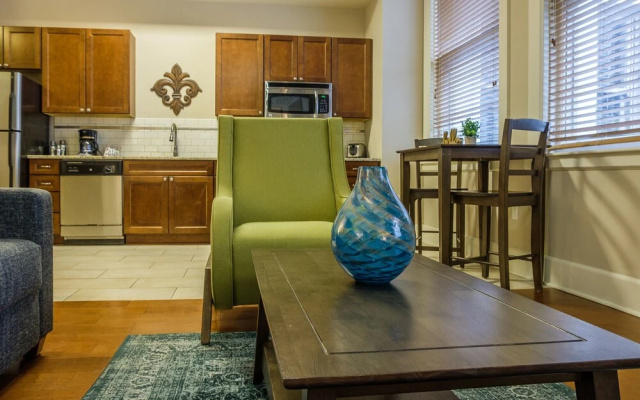 photo 2 of FRONTDESK Hibernia Tower Apts Downtown New Orleans