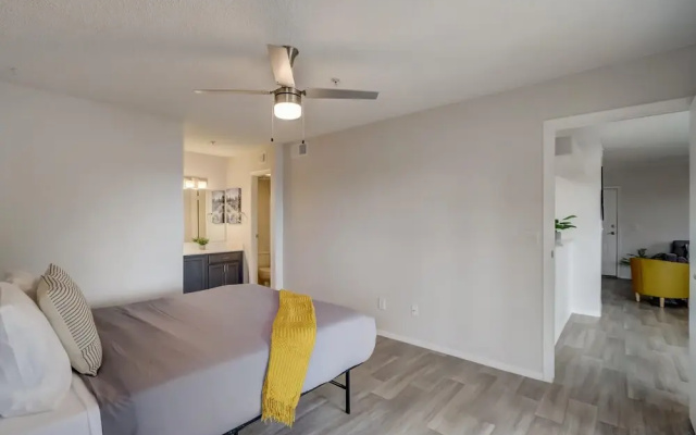 photo 5 of FRONTDESK Jade Scottsdale Apts Central Scottsdale