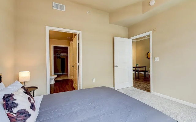 photo 5 of FRONTDESK Oakwood Residence Apts Uptown Dallas