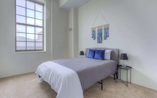 photo 4 of Frontdesk River Place Apts Rivertown Detroit