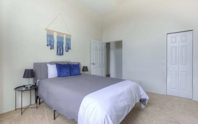 photo 5 of Frontdesk River Place Apts Rivertown Detroit
