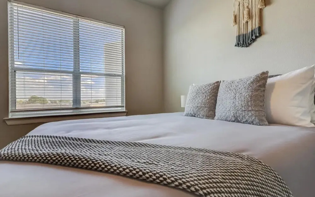 photo 4 of FRONTDESK SYNC Med Center Apts Houston