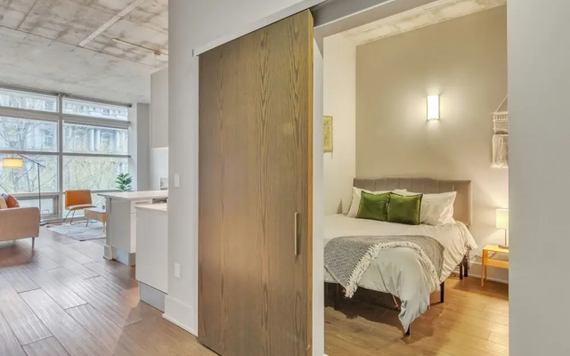 photo 3 of FRONTDESK Tower at OPOP Apts Downtown St Louis